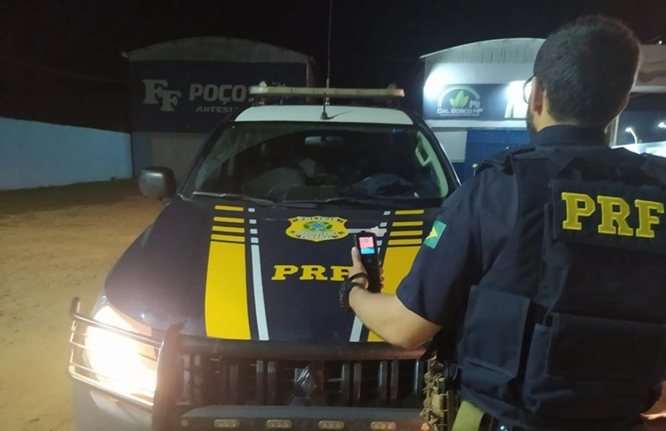 Teste de alcoolemia realizado pela PRF em Bom Jesus