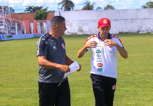 Tonet em sua apresentação ao 4 de Julho