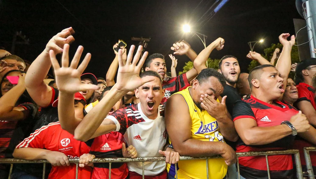 Torcedores rubro-negros