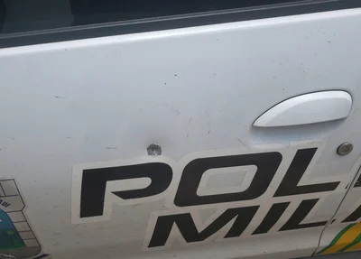 Viatura alvejada com um disparo de arma de fogo