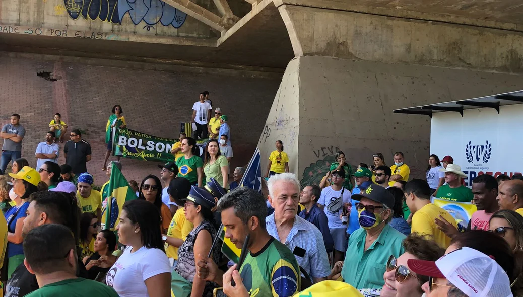 A manifestação aconteceu na Ponte Estaiada