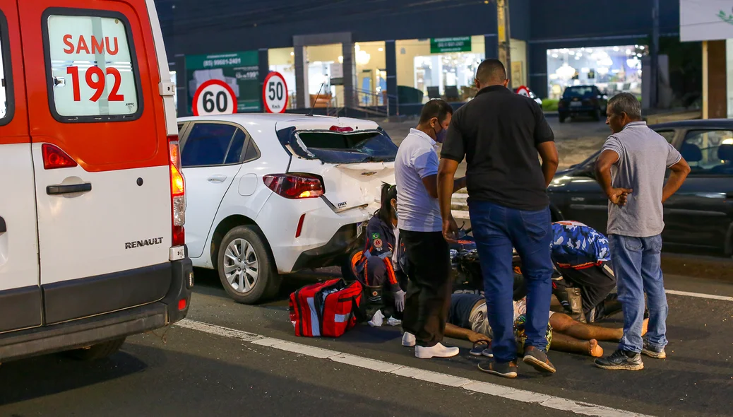 Acidente aconteceu na pista central