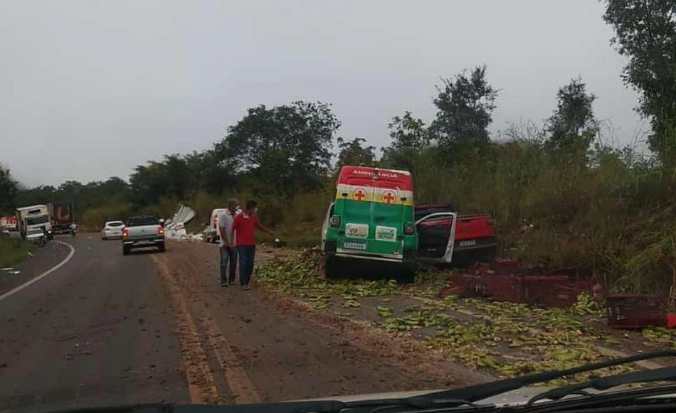 Acidente envolvendo ambulância na BR 316