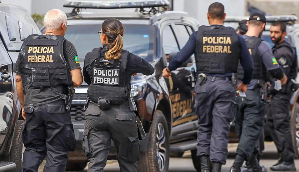 Agentes da Polícia Federal