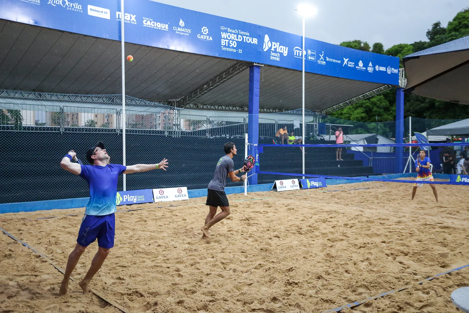 Rafael Moura, o He-Man, participa de evento com estrelas do Beach Tennis no  Flamengo