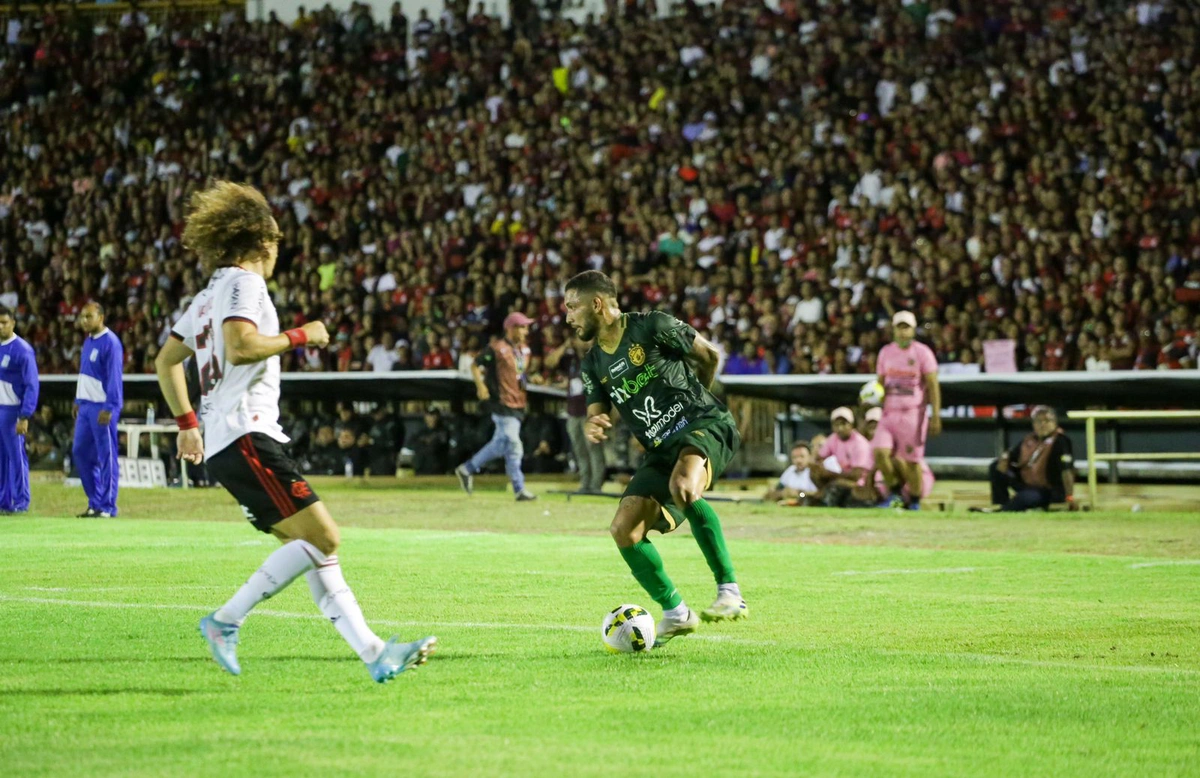 Altos e Flamengo em campo