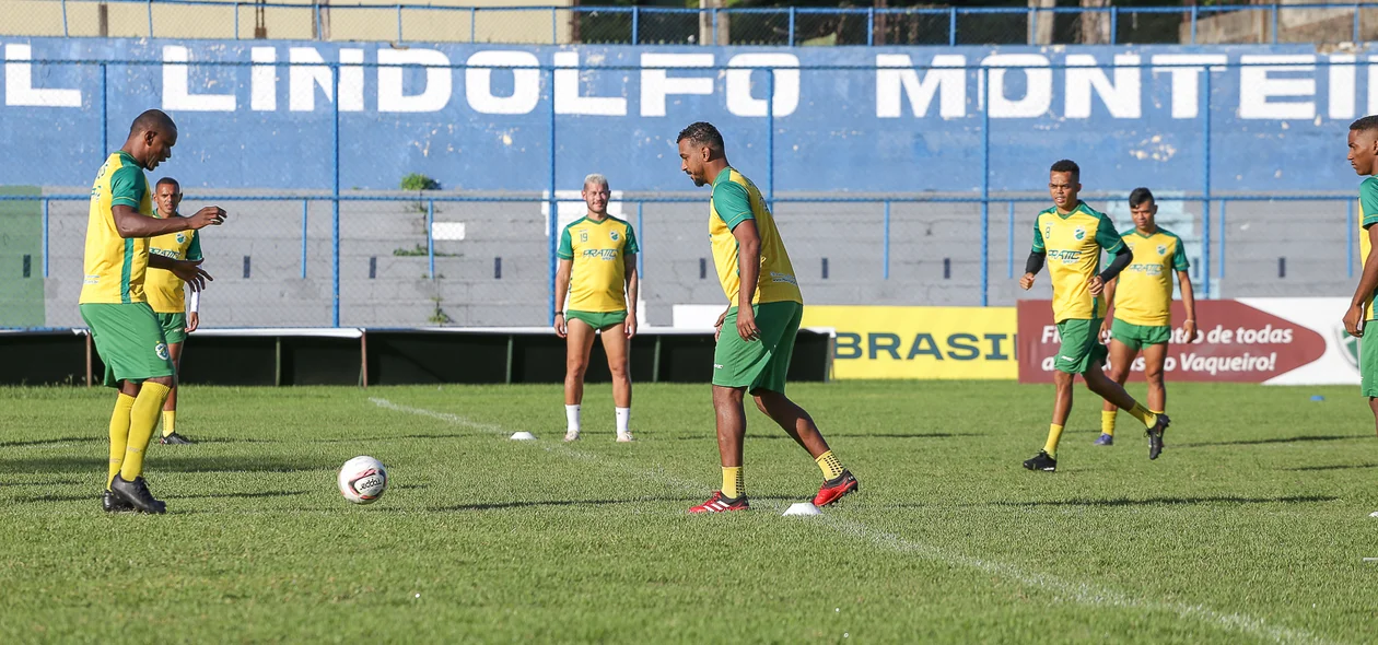 Altos se preparando para o jogo contra o Ypiranga em casa