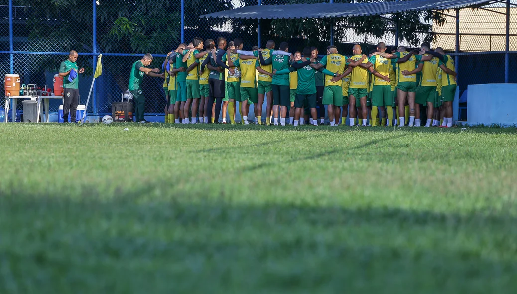 Altos se reapresentou nesta terça