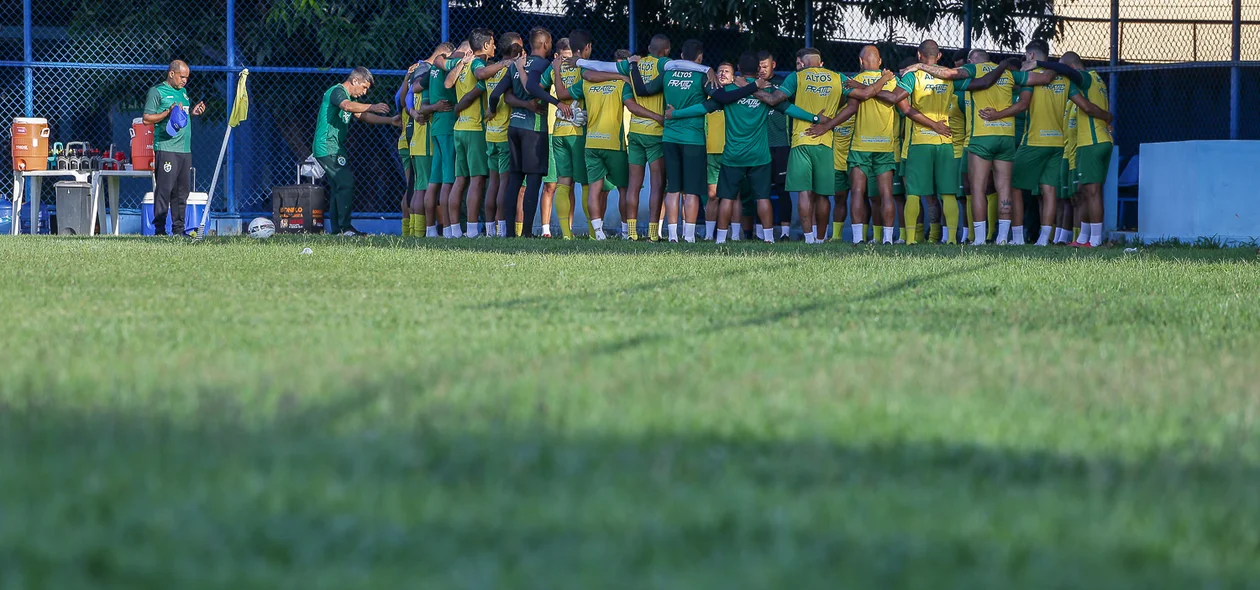 Altos se reapresentou nesta terça