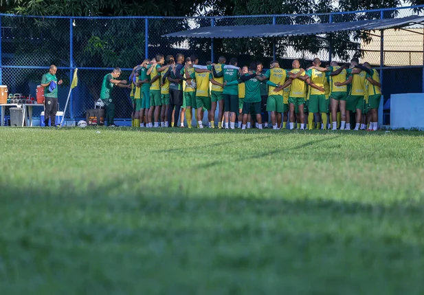 Altos se reapresentou nesta terça