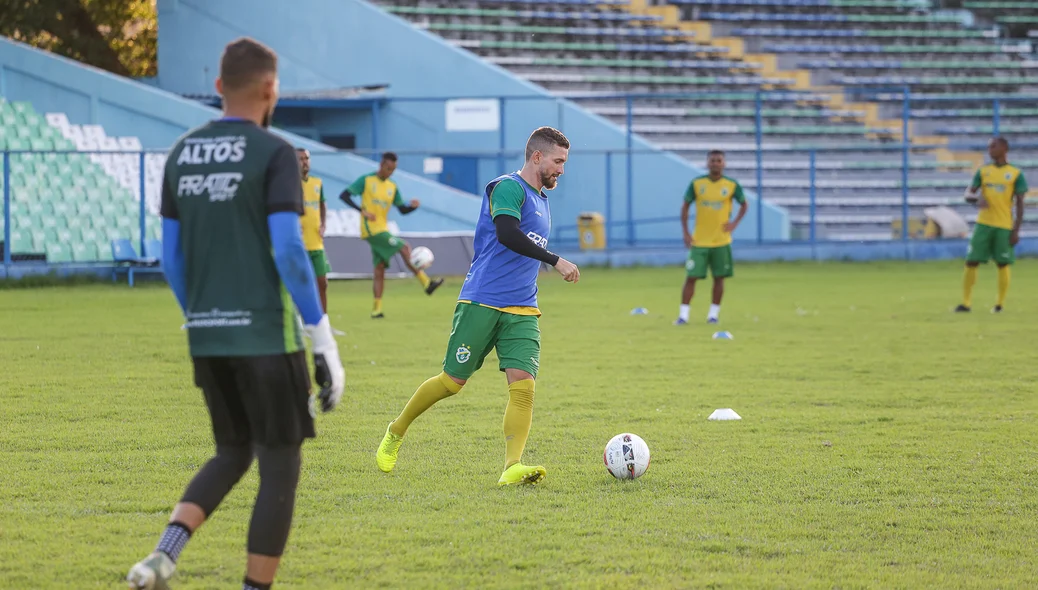 Altos treina forte em busca da vítoria