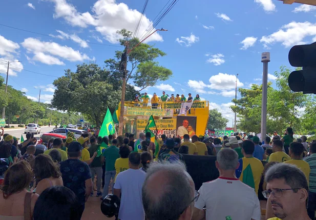 Apoiadores do presidente Jair Bolsonaro