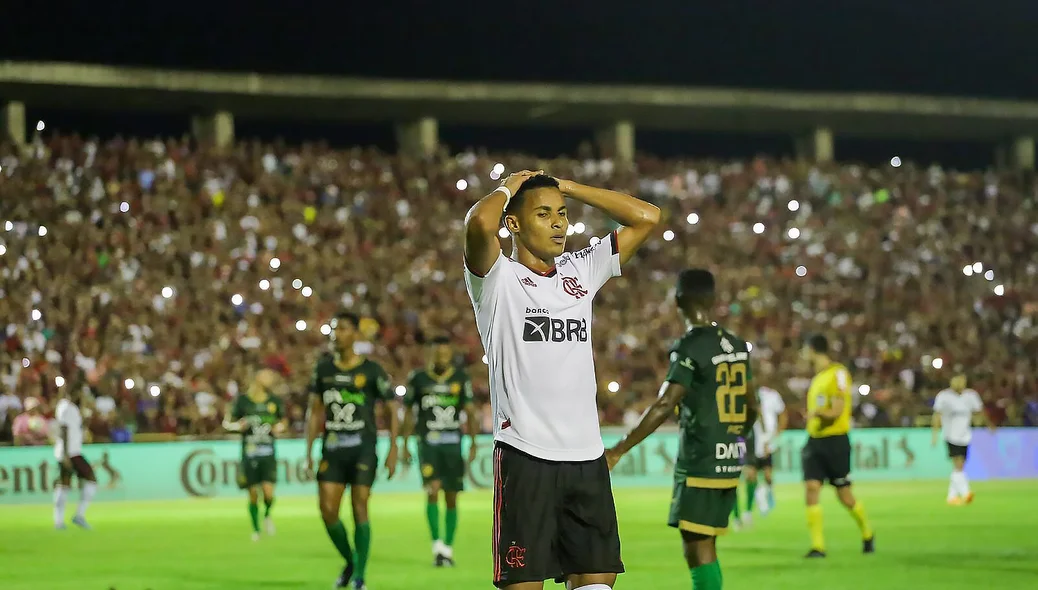 Atleta do Flamengo lamenta chance perdida