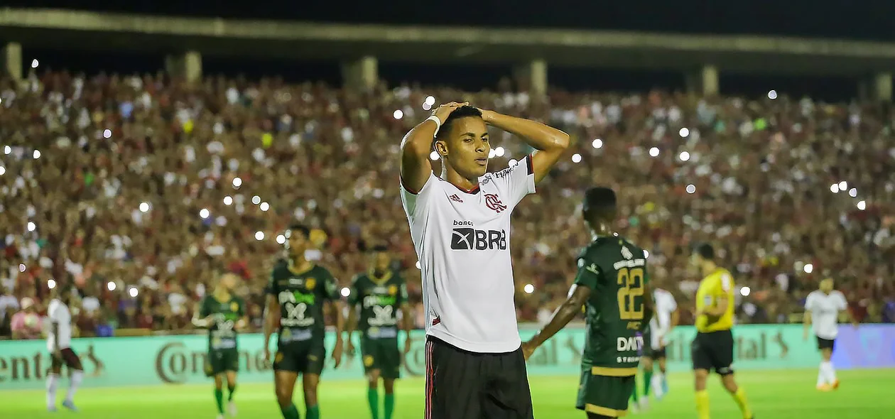 Atleta do Flamengo lamenta chance perdida