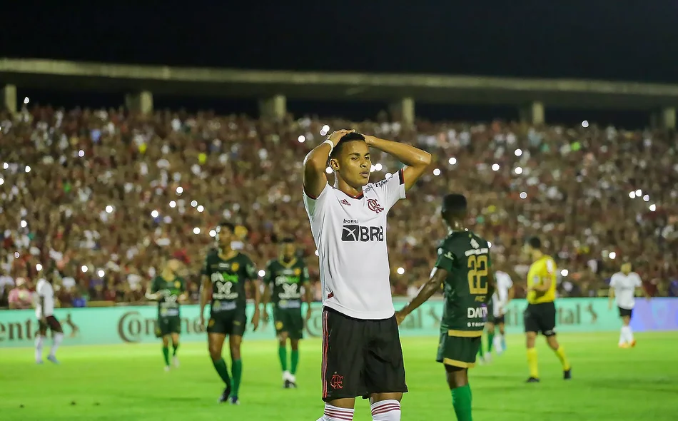 Atleta do Flamengo lamenta chance perdida
