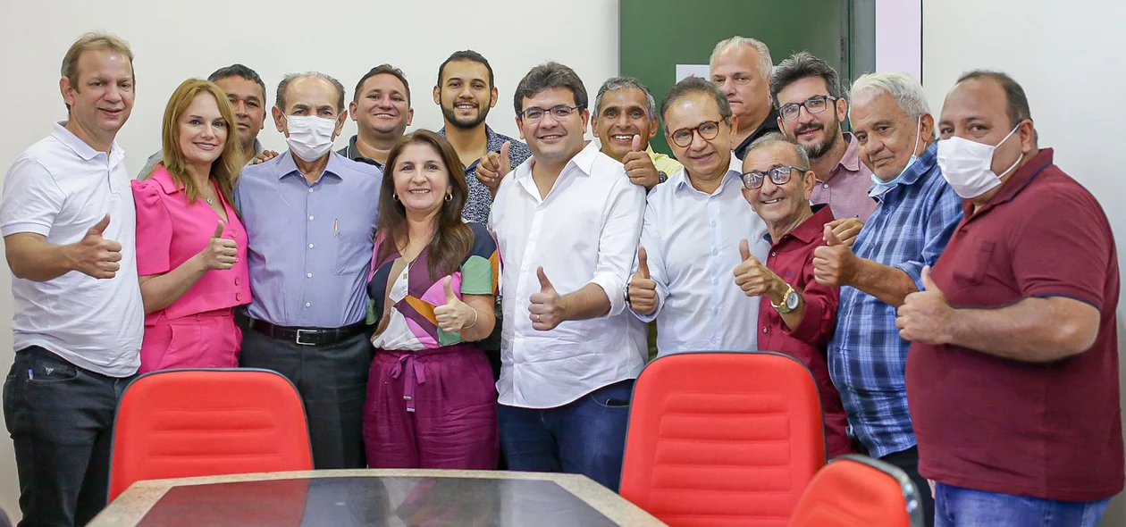 Autoridades presentes na solenidade de filiação