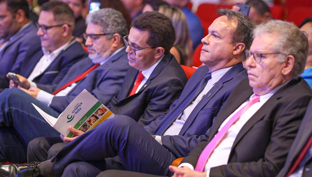 Autoridades presentes na solenidade