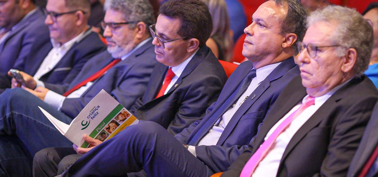 Autoridades presentes na solenidade