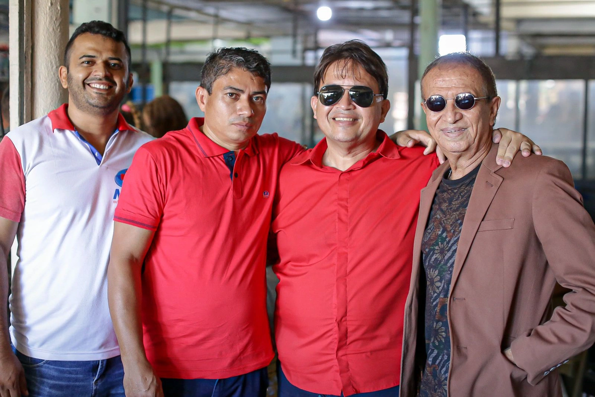 Betinho ao lado de Paulinho Pimpim e amigos