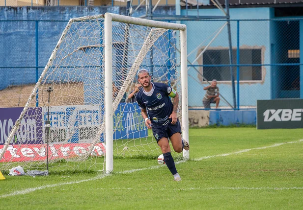 Betinho marcou o segundo gol