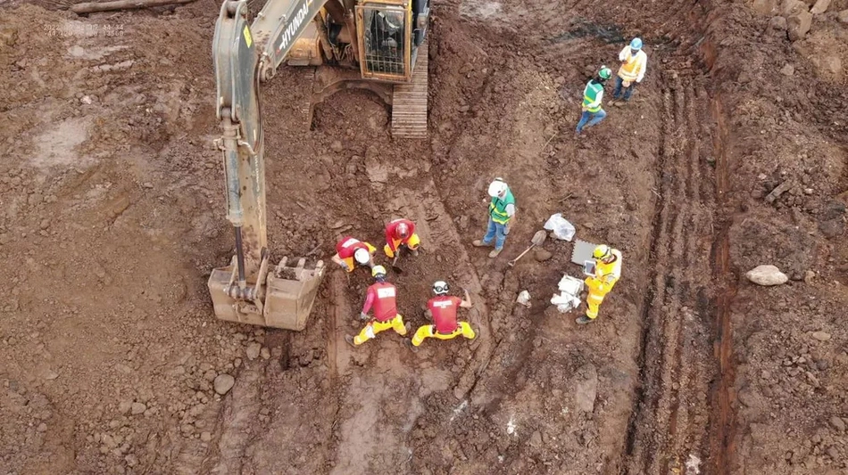 Bombeiros continuam realizando buscas em Brumadinho