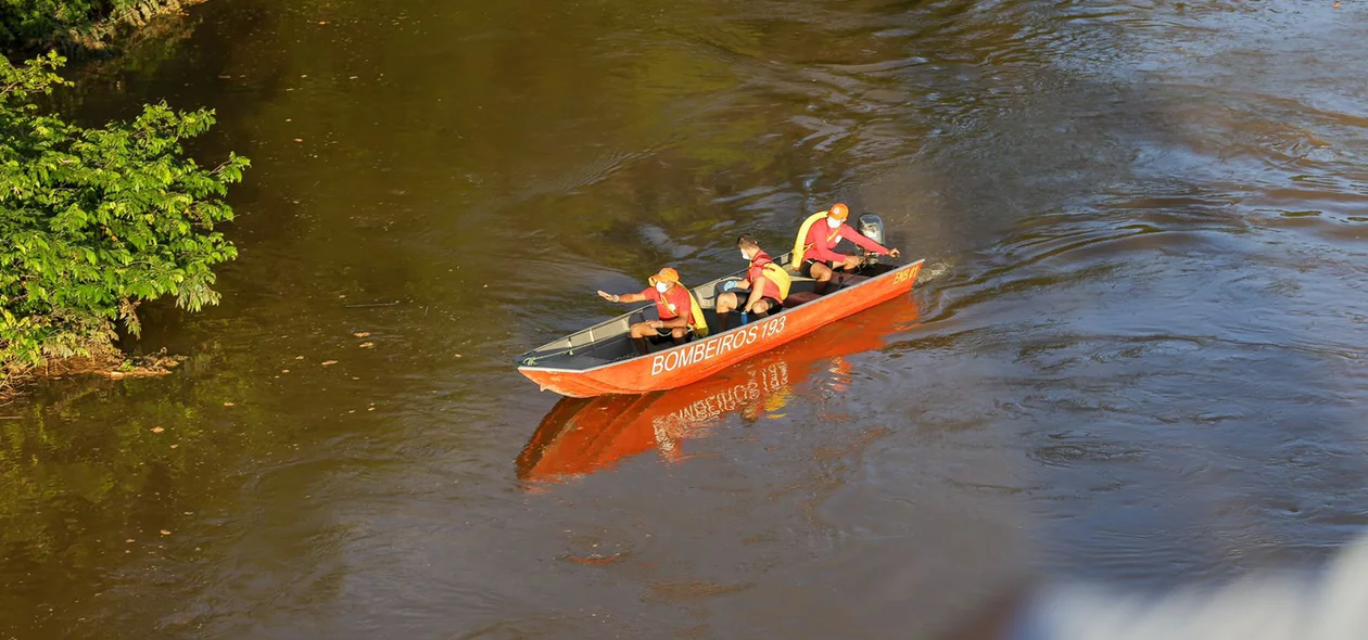Bombeiros foram acionados