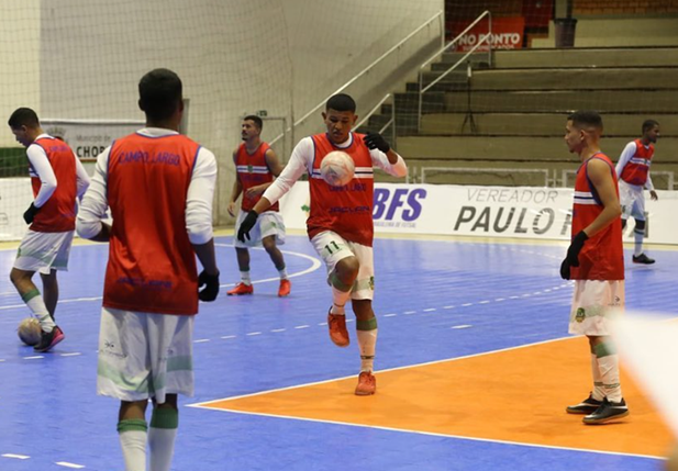 Campo Largo em preparação para o jogo da Taça Brasil de Futsal Sub-20