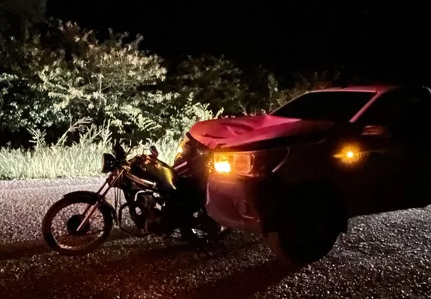 Colisão entre Hilux e motocicleta deixa uma pessoa morta em Teresina