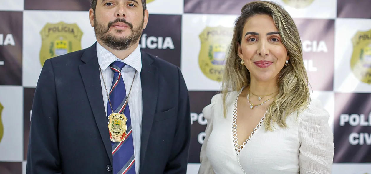Coordenador da DEPRE, Everton Férrer, e delegado Alexandra Santos