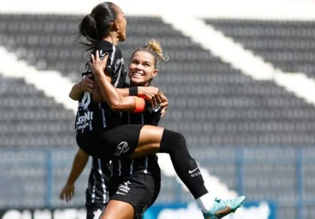 Corinthians fecha patrocínio para a camisa do time feminino com site de apostas