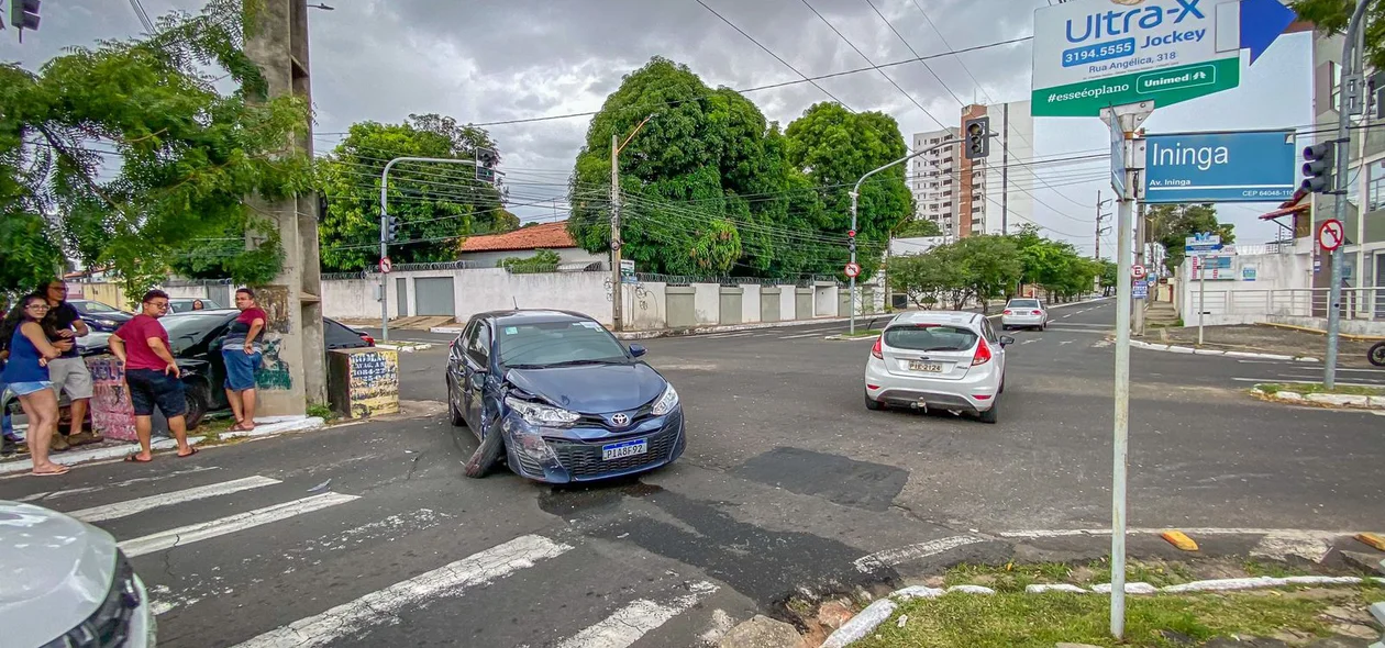 Cruzamento das avenidas Don Severino com Ininga