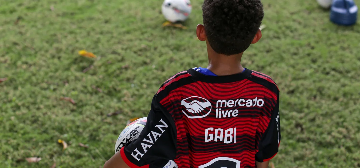 Davi com a camisa do Gabi
