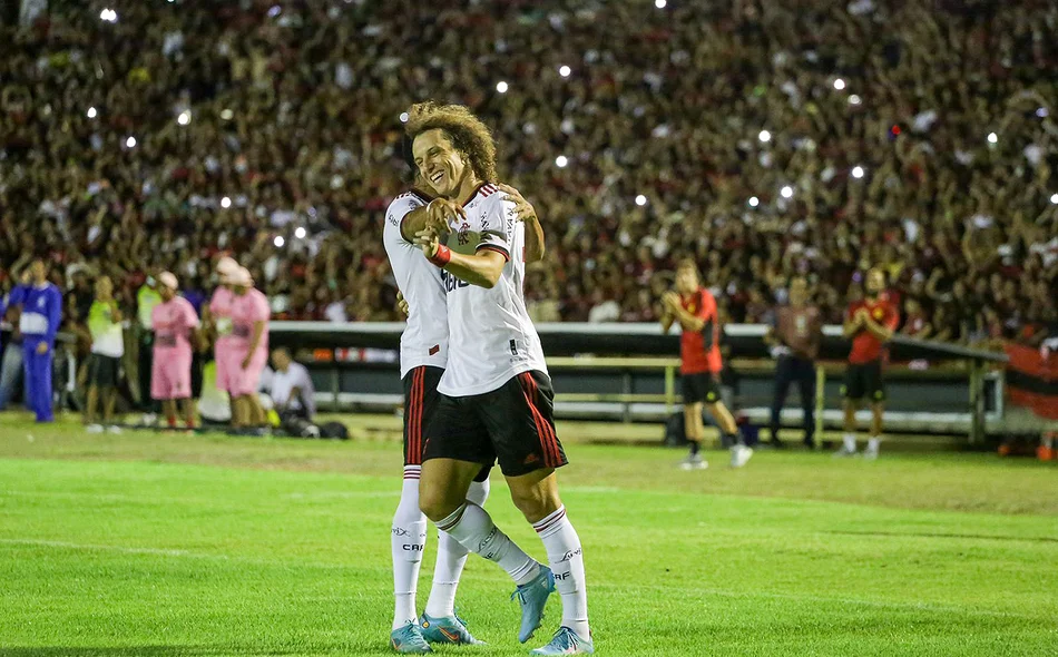David Luiz comemorando