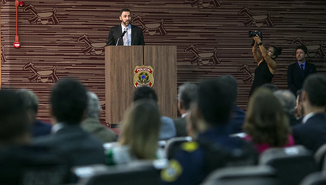 Delegado José Franco fazendo seu discurso de posse