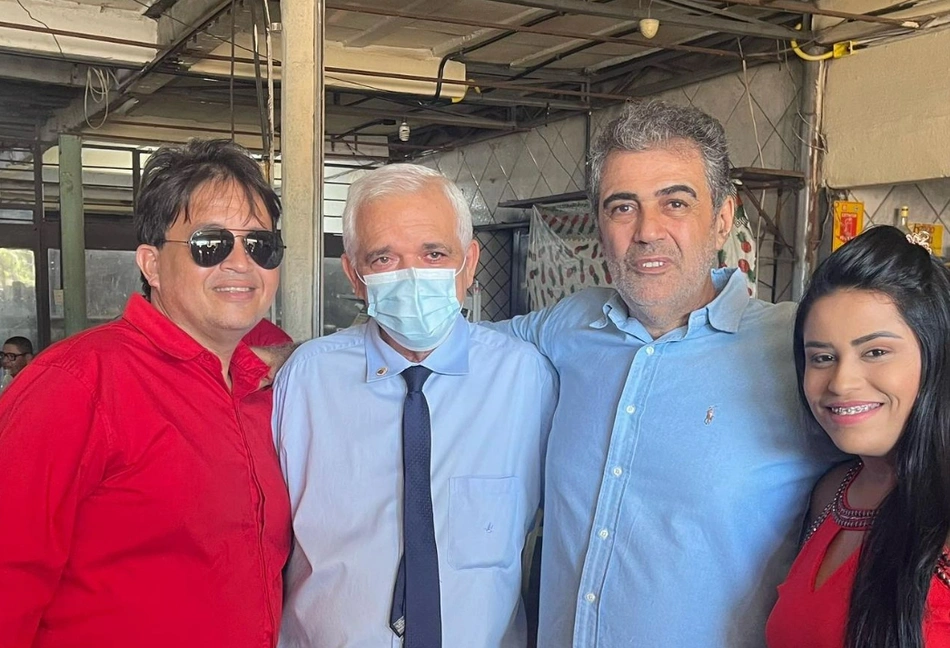 Dr. Alberto Filho acompanhado de Themístocles Filho e Cleiton Popular