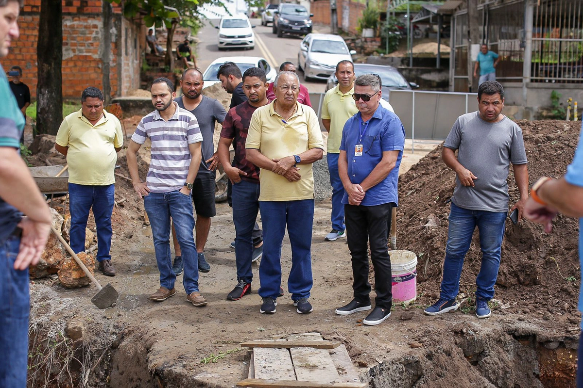 Dr. Pessoa visita obra da galeria do bairro Satélite
