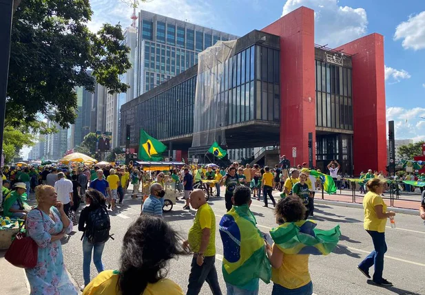 Em São Paulo, bolsonaristas pedem o impeachment de ministros do STF