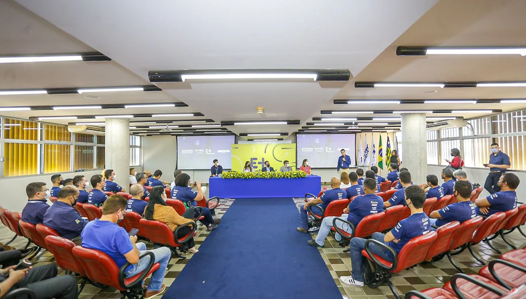 Equatorial inaugura Escola de Eletricistas
