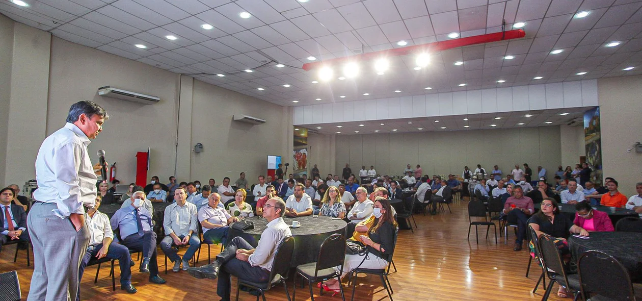 Ex-governador Wellington Dias falou durante apresentação do plano de governo
