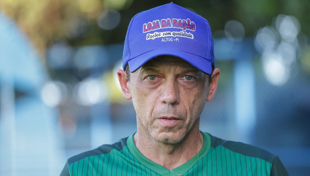 Fernando Tonet, técnico do Altos
