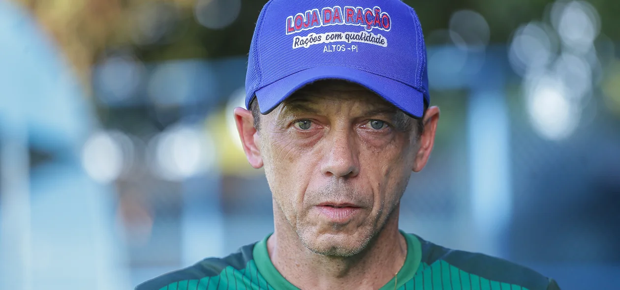 Fernando Tonet, técnico do Altos