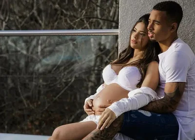 Gabriel Jesus e companheira