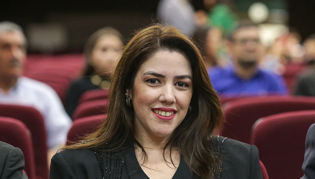 Heloísa Valença Cunha Hommending