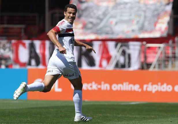Ídolo do São Paulo, Hernanes se despediu dos gramados aos 36 anos
