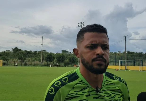 Janeudo, meia do Fluminense-PI