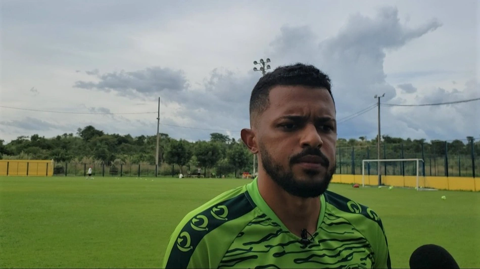 Janeudo, meia do Fluminense-PI