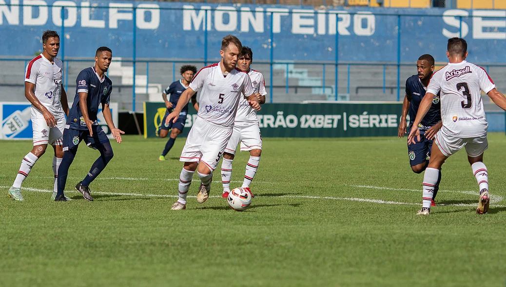 Jogo bastante pegado