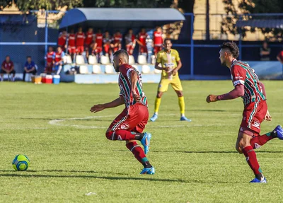 Lance de jogo com a equipe do Fluminense-PI