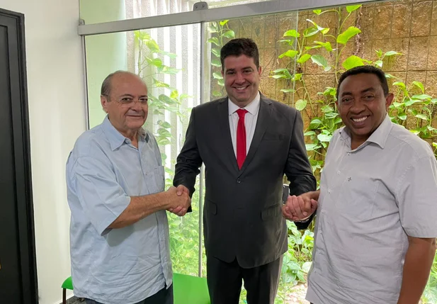 Luís André comunica Sílvio que não será mais candidato a Câmara Federal