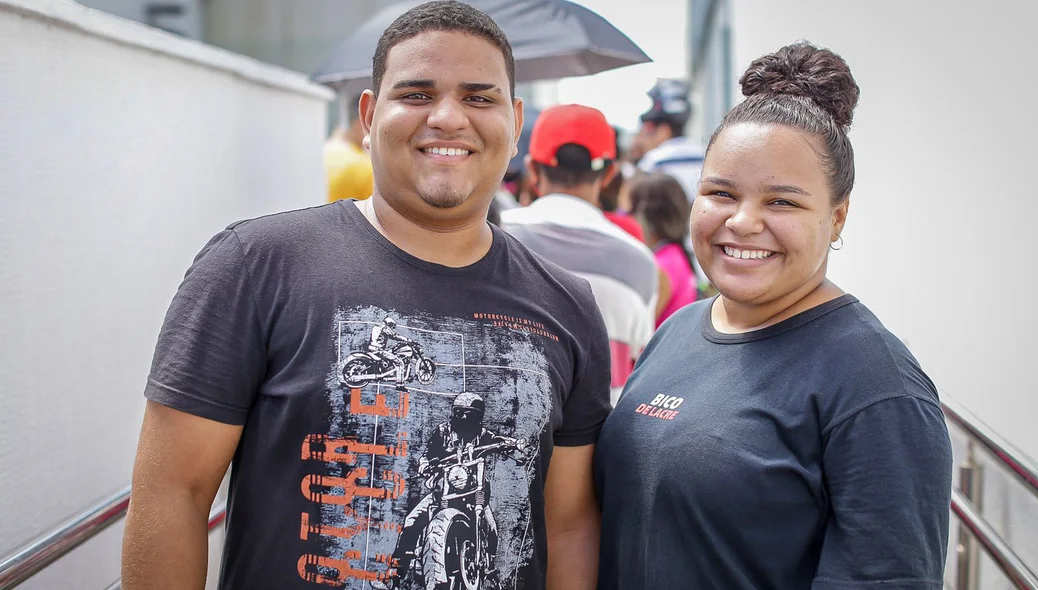 Luís Gustavo e Letícia em busca do primeiro título de eleitor